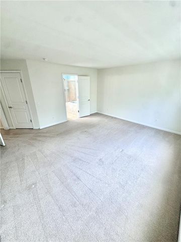 8704 Mayfair Court, Upper Macungie Twp, PA 18031