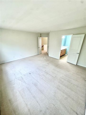 8704 Mayfair Court, Upper Macungie Twp, PA 18031