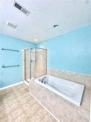 8704 Mayfair Court, Upper Macungie Twp, PA 18031