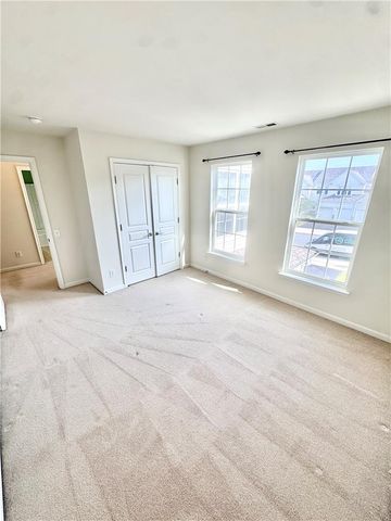 8704 Mayfair Court, Upper Macungie Twp, PA 18031