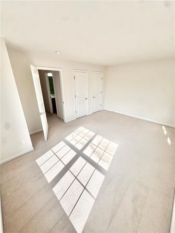 8704 Mayfair Court, Upper Macungie Twp, PA 18031