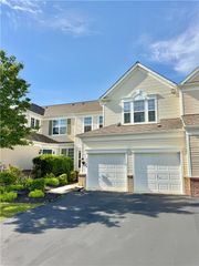 8704 Mayfair Court, Upper Macungie Twp, PA 18031