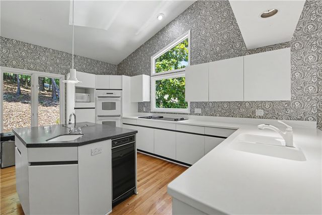 6 White Cap Court, Salem, SC 29676