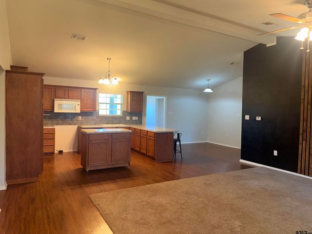 230 County Road 4216, Jacksonville, TX 75766