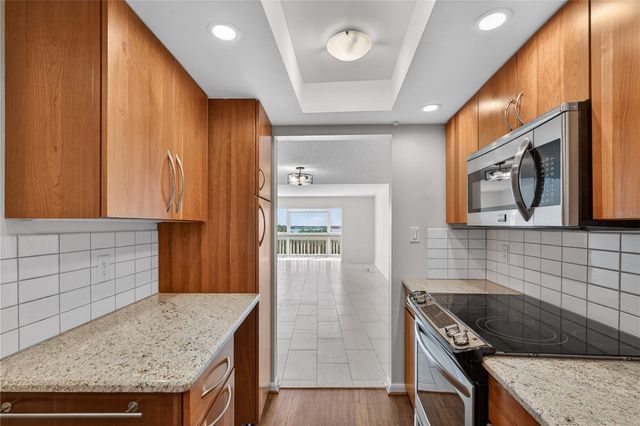 601 MCDONALD STREET 105, Mount Dora, FL 32757