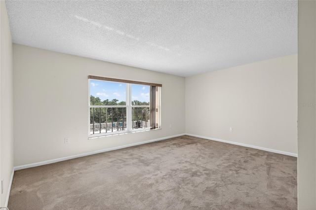 601 MCDONALD STREET 105, Mount Dora, FL 32757