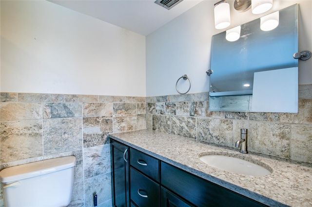 601 MCDONALD STREET 105, Mount Dora, FL 32757