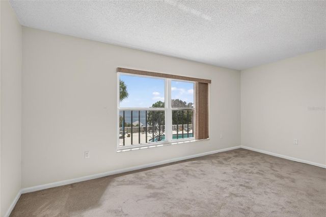601 MCDONALD STREET 105, Mount Dora, FL 32757