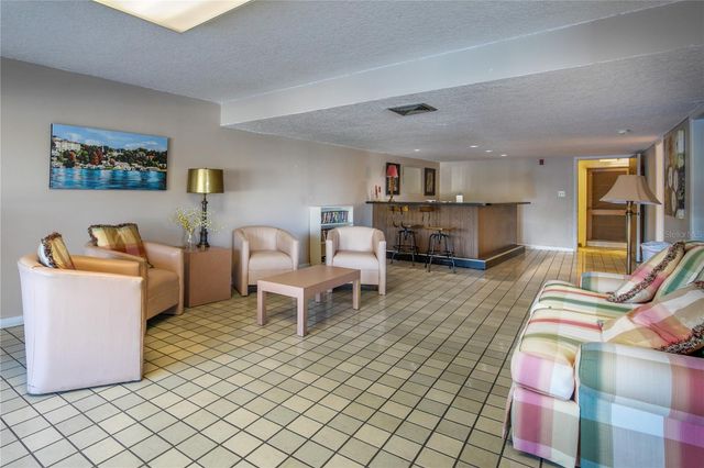 601 MCDONALD STREET 105, Mount Dora, FL 32757