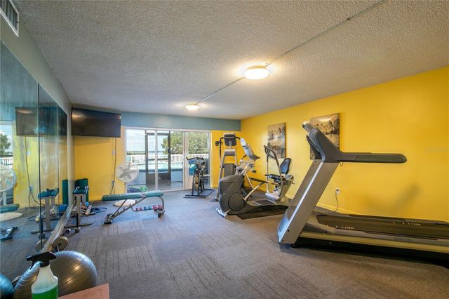 601 MCDONALD STREET 105, Mount Dora, FL 32757