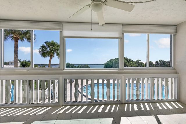 601 MCDONALD STREET 105, Mount Dora, FL 32757