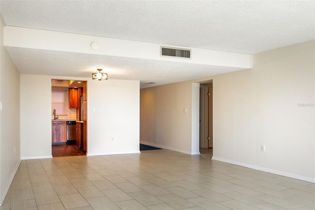 601 MCDONALD STREET 105, Mount Dora, FL 32757