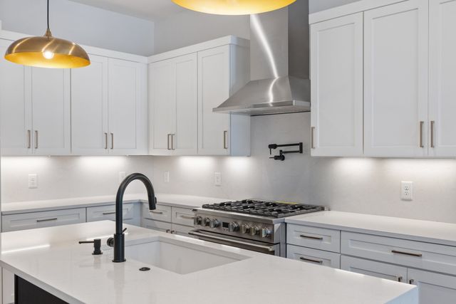 1207 6th Ave, N, Nashville, TN 37208