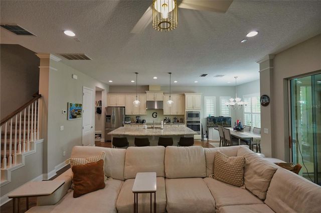 594 WINDY PINE WAY, Oviedo, FL 32765