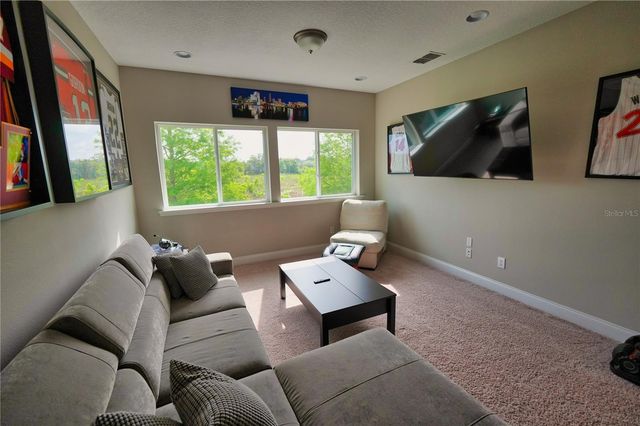 594 WINDY PINE WAY, Oviedo, FL 32765