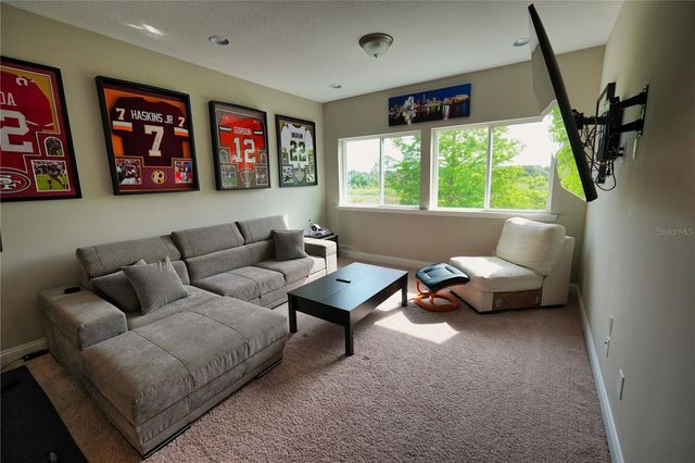 594 WINDY PINE WAY, Oviedo, FL 32765