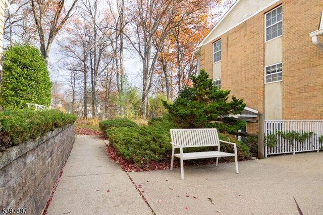 241 Vista Dr 241, Hanover Twp., NJ 07927