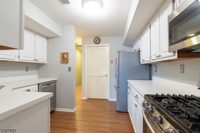 241 Vista Dr 241, Hanover Twp., NJ 07927