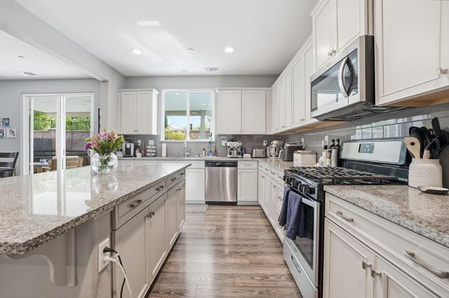 1652 Cady Ln, Ripon, CA 95366