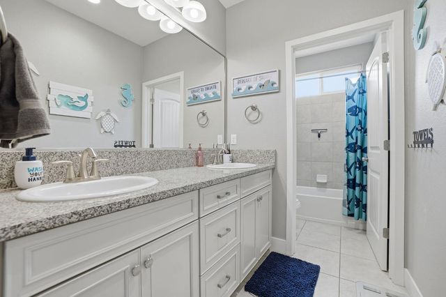 1652 Cady Ln, Ripon, CA 95366