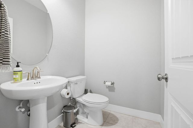 1652 Cady Ln, Ripon, CA 95366