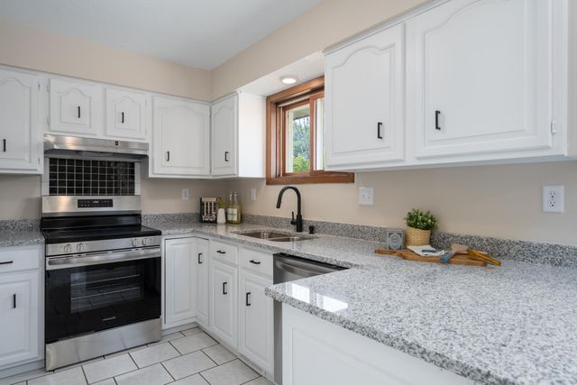 978 70th Avenue, Roberts, WI 54023
