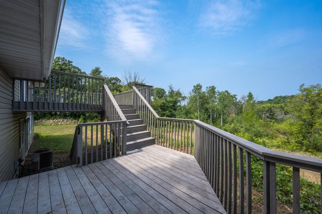 978 70th Avenue, Roberts, WI 54023