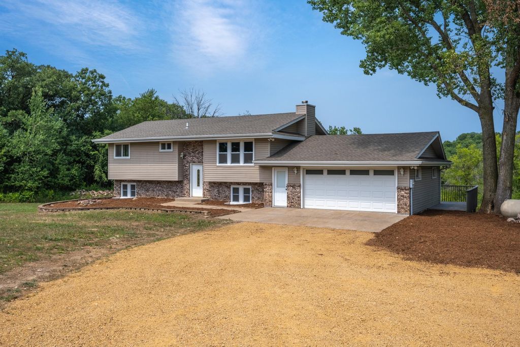 978 70th Avenue, Roberts, WI 54023