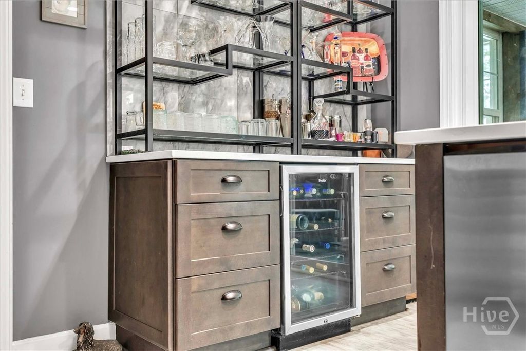 Image 16 of property listing at 223 E 64th Street, Savannah, GA 31405