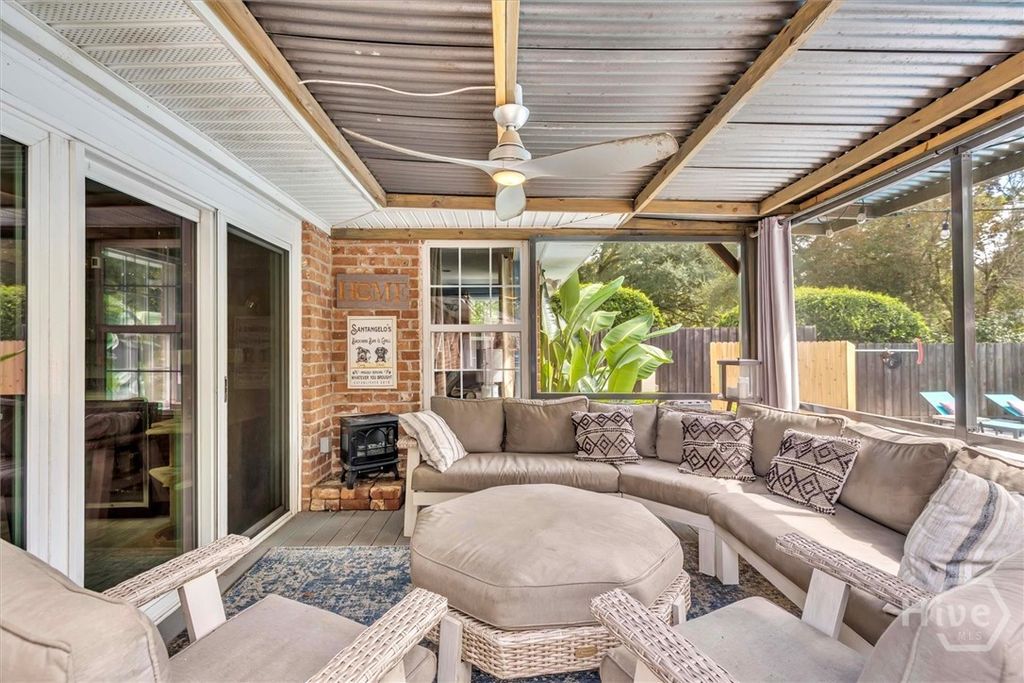 Image 28 of property listing at 223 E 64th Street, Savannah, GA 31405