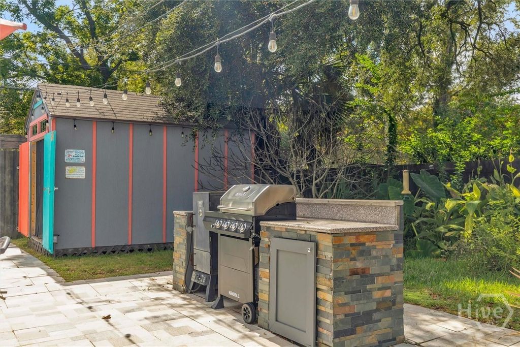 Image 32 of property listing at 223 E 64th Street, Savannah, GA 31405