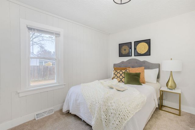 19624 Palisade Avenue, South Bend, IN 46637