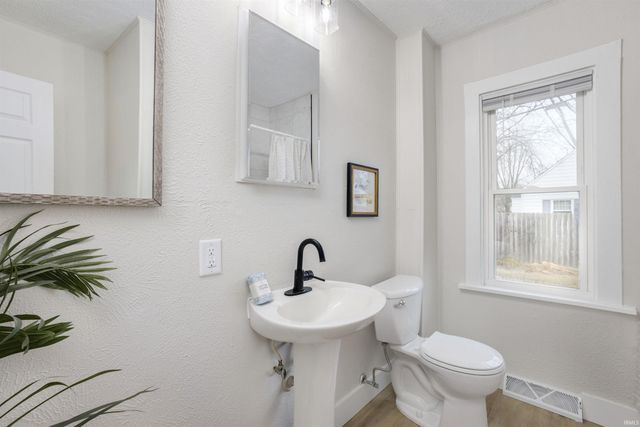 19624 Palisade Avenue, South Bend, IN 46637