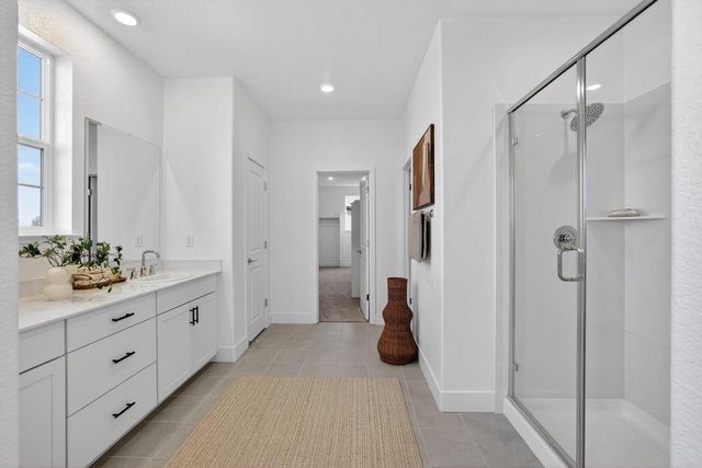 9975 Common Yarrow Way, Sacramento, CA 95829