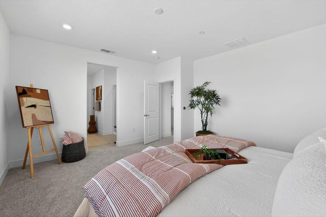 9975 Common Yarrow Way, Sacramento, CA 95829