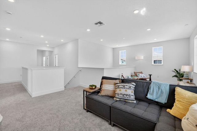 9975 Common Yarrow Way, Sacramento, CA 95829