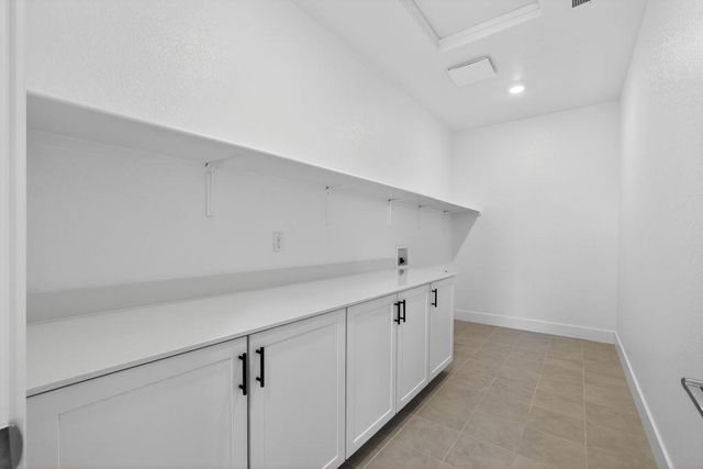 9975 Common Yarrow Way, Sacramento, CA 95829