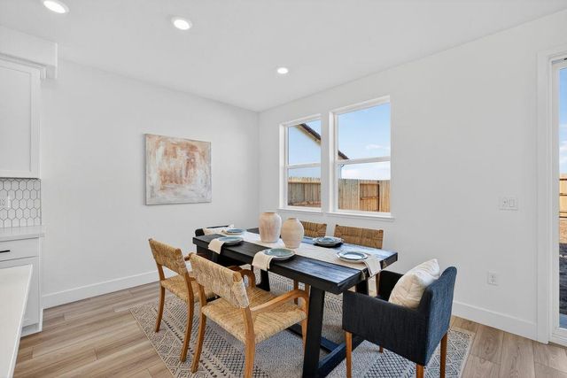 9975 Common Yarrow Way, Sacramento, CA 95829