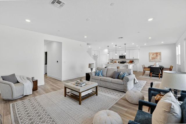 9975 Common Yarrow Way, Sacramento, CA 95829