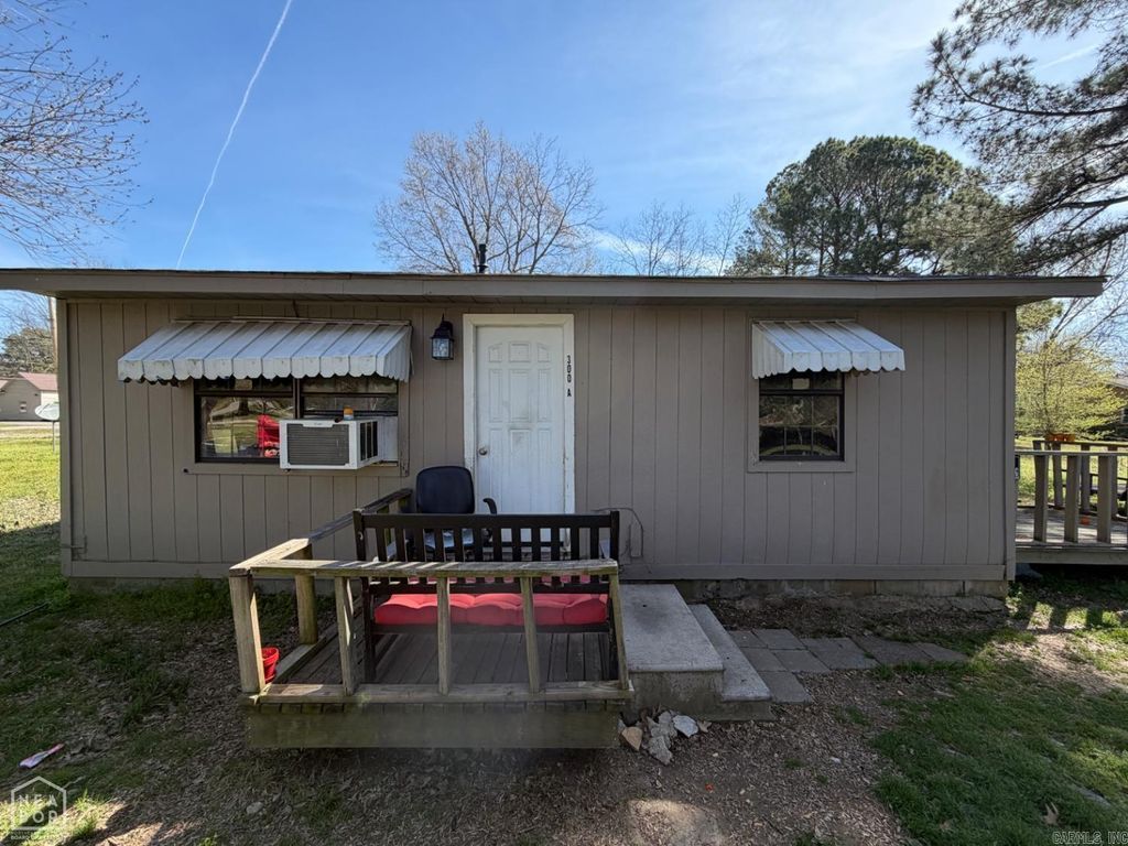 300 B E Matthews Street, Brookland, AR 72417