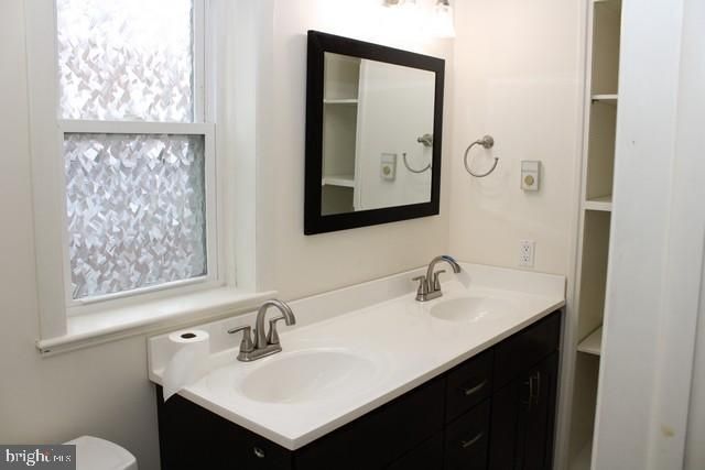 621 E WASHINGTON STREET, Chambersburg, PA 17201