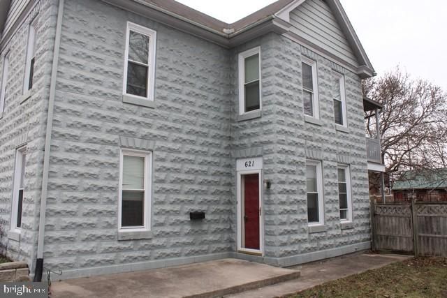 621 E WASHINGTON STREET, Chambersburg, PA 17201