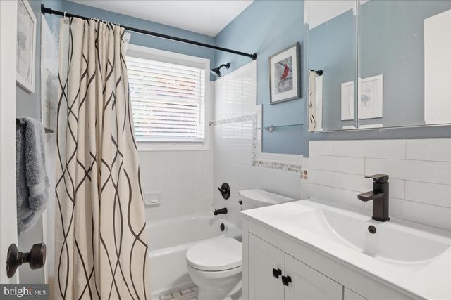 7608 HAMLET ST, Springfield, VA 22151