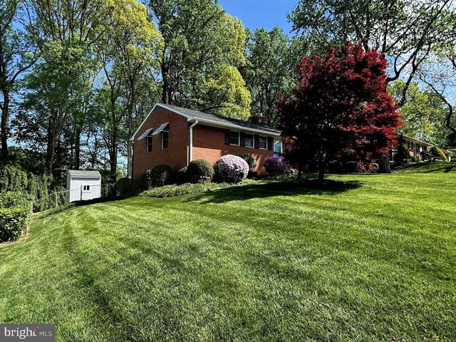 7608 HAMLET ST, Springfield, VA 22151