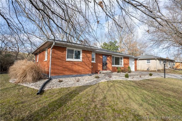 111 Rossmoore Drive, New Albany, IN 47150