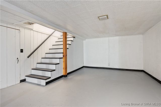 111 Rossmoore Drive, New Albany, IN 47150