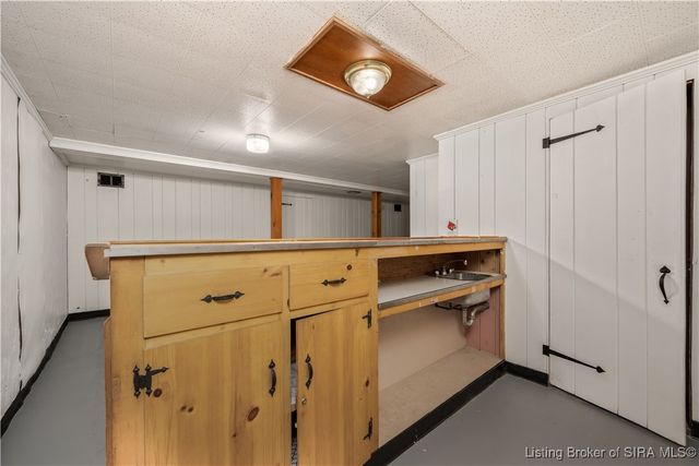 111 Rossmoore Drive, New Albany, IN 47150