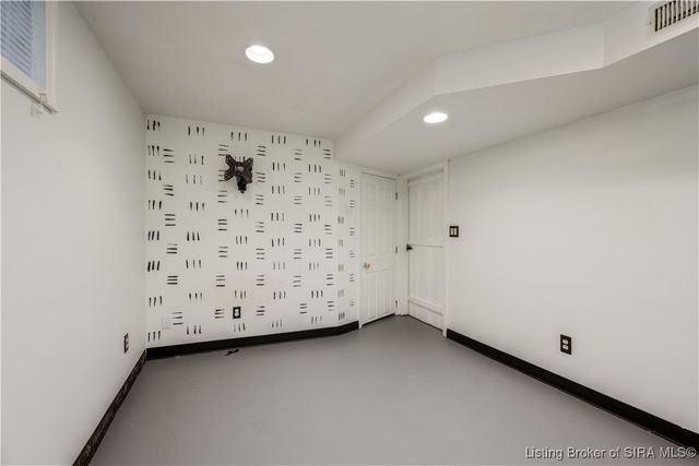 111 Rossmoore Drive, New Albany, IN 47150