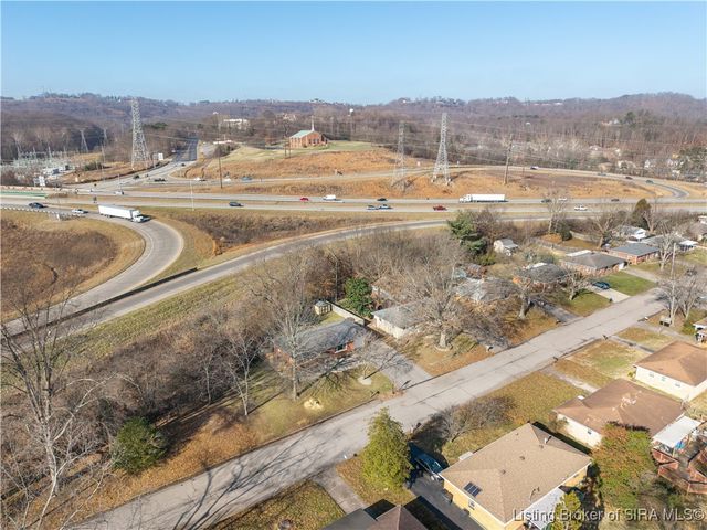 111 Rossmoore Drive, New Albany, IN 47150