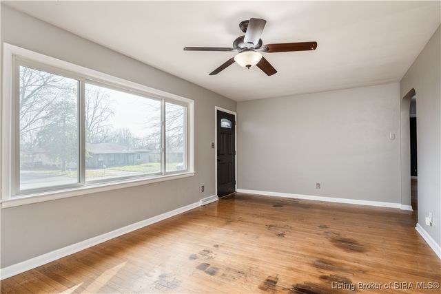 111 Rossmoore Drive, New Albany, IN 47150